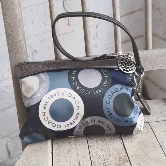 COACH Signature BLUE Alexandria Wristlet - Picture 4 of 11